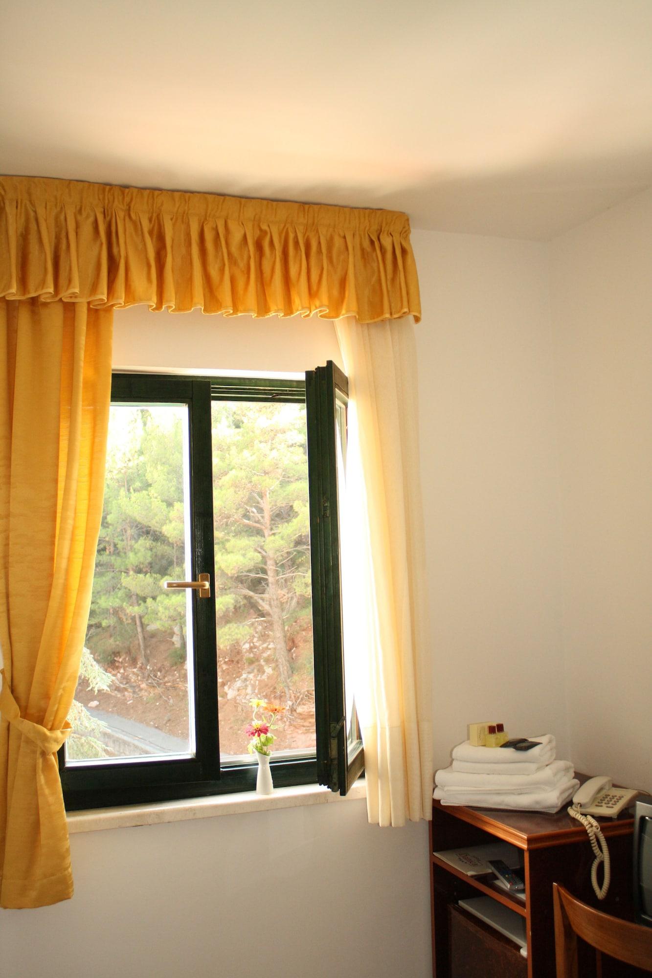 Petrovac Hotel Danica מראה חיצוני תמונה
