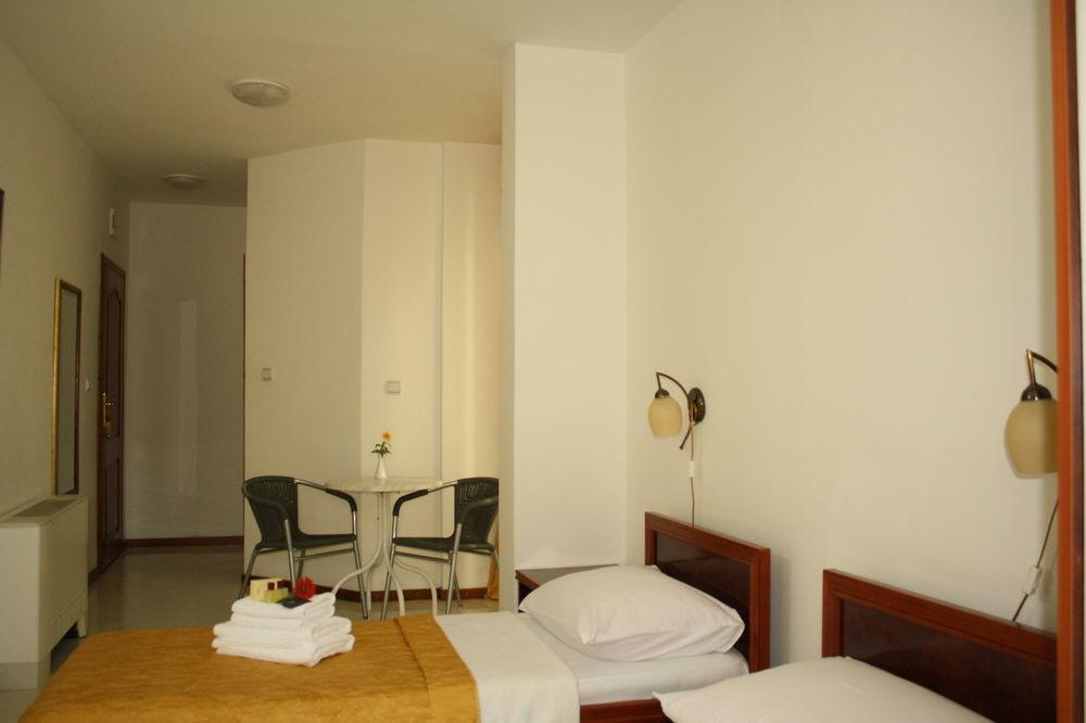 Petrovac Hotel Danica מראה חיצוני תמונה