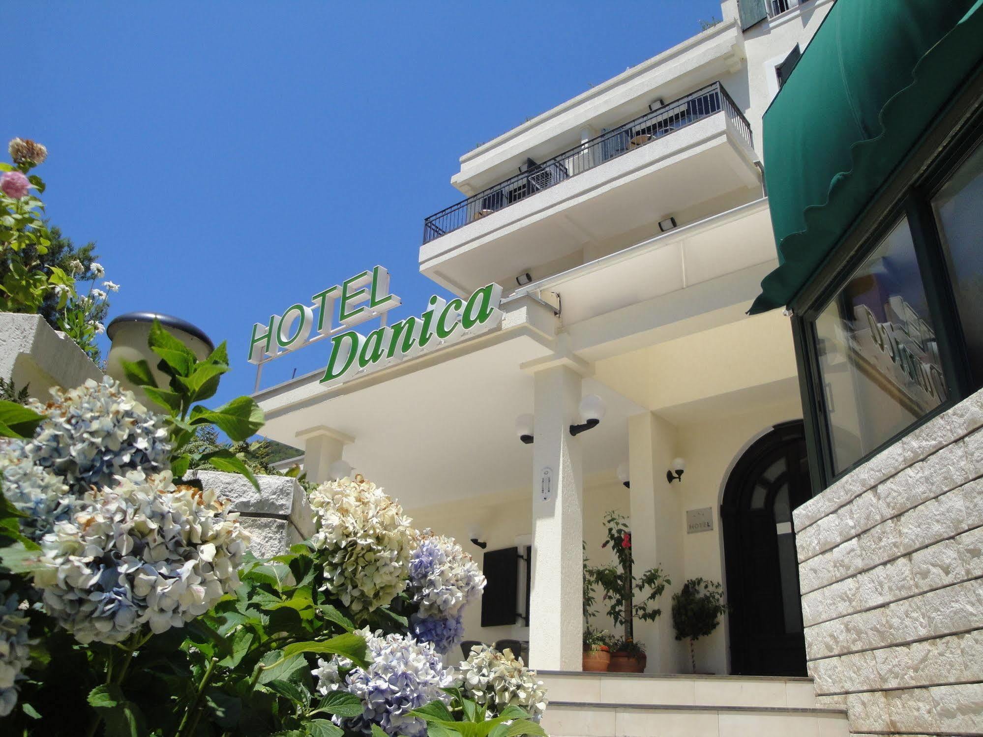 Petrovac Hotel Danica מראה חיצוני תמונה